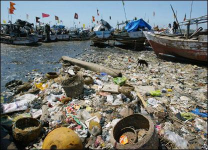 Ambiente, sacchetti di plastica e sporte di tela fai da te