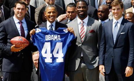 barack-obama-new-york-giants-jersey-44-superbowl-white-house