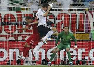 Euro 2012: colpaccio Danimarca, Gomez esalta la Germania