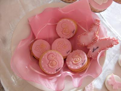 cupcakes and cookies decorati