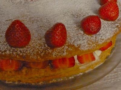 Millefoglie con fragole e crema al mascarpone