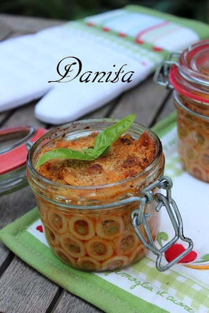 A pasta o fuinu (anelette al forno) e il palermitano in gita