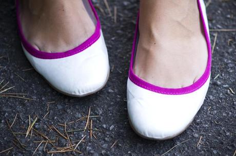 Paper pink flats