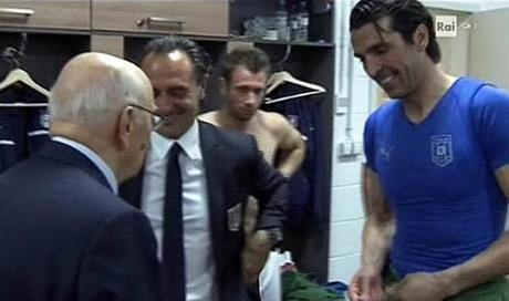 euro2012-italia-buffon-napolitano-maglia