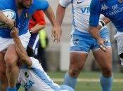 Pumas mette nudo nostro movimento. siamo seduti divano?