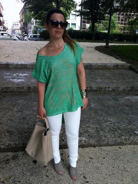 White pants and asymmetrical t-shirt