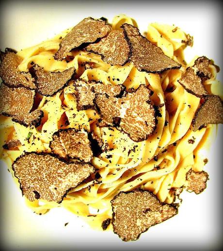 TAGLIATELLE DI SEMI ANTICHI CON TARTUFO NERO