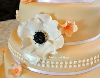 Anemonee & Cherry Bossom Wedding Cake