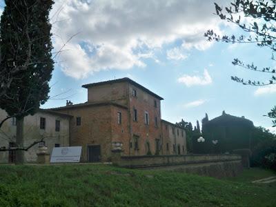 Enoturismo con i nostri amici animali a Villa Petriolo