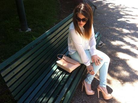 Mint pants, powder pink and a fringed shirt