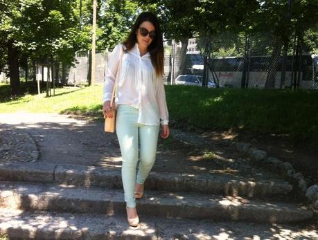 Mint pants, powder pink and a fringed shirt