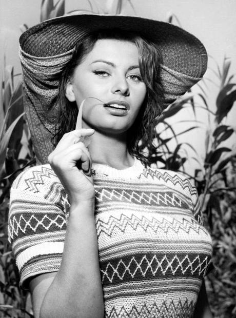 The Italian Beauty>Sophia Loren in La donna del fiume  (aka Woman of the River) (1954)