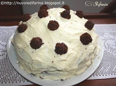 Torta moka con crema al cioccolato bianco e tartufini al caffè