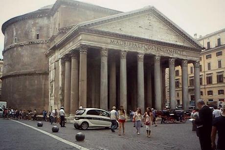 Anche al Pantheon una ignobile mangiatoia!