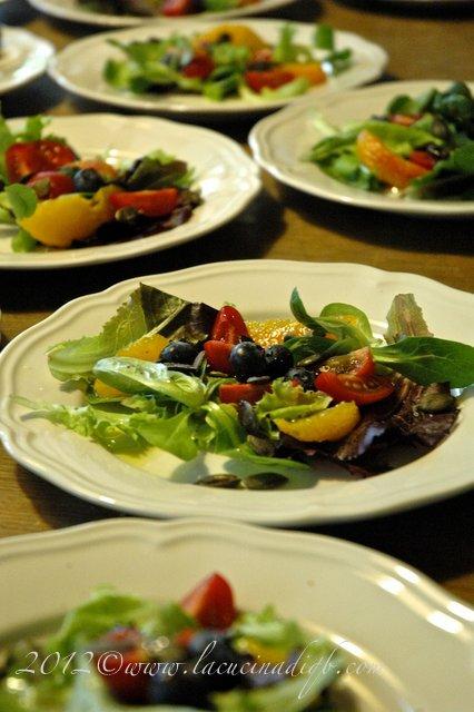 Il Festival dell'Ozio e un'insalata un po' così con fragole, arance e cipolla rossa