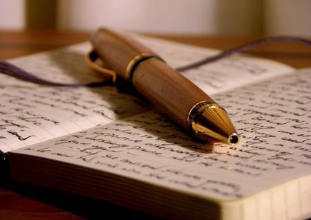 scrivere-tema Maturità: possibili tracce. Da Pascoli a Steve Jobs, passando per il Titanic e Primo Levi