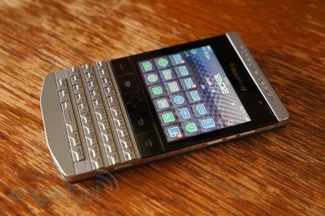 Porsche disegna il BlackBerry P9981