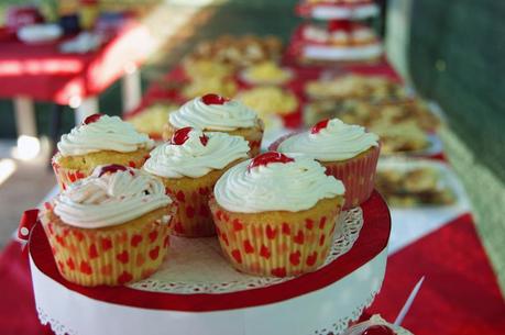 Stand Porta Cupcakes! - DIY Cupcake stand!