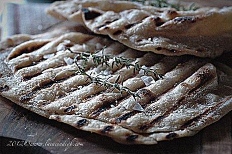 Cucinare con Staub e Zwilling: ci vediamo Dal Toscano a Mantova. Con delle Schiacciate grigliate con feta profumata al timo