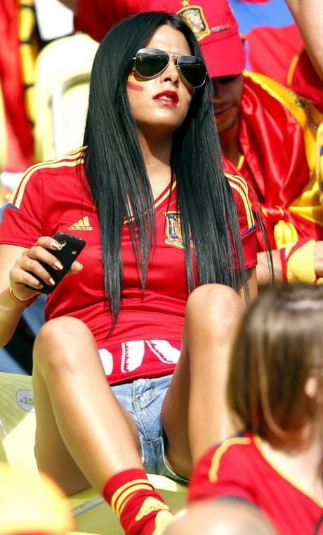 Fallo laterale – Natalia Siwiec e le altre sexy tifose di Euro 2012