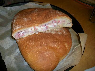 Calzone Robiola, Prosciutto Cotto e Pancetta