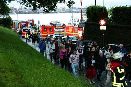 FUOCO A BORDO DI UNA CROCIERA FLUVIALE SUL RENO