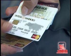 Torino: facevano shopping con carte di credito clonate. Arrestati due catanesi.