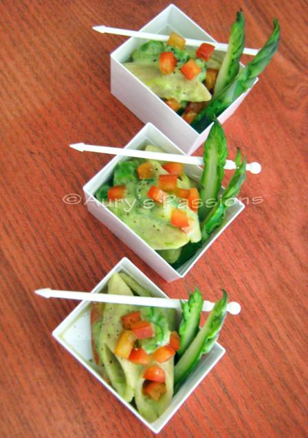 Penne integrali con crema di asparagi e peperone croccante // Wholeweath penne in asparagus sauce with crunchy peppers
