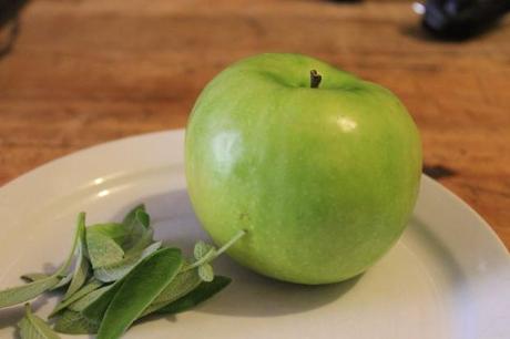 Tris di sorbetti alla mela verde e salvia, lamponi e rosmarino, pompelmo rosa e zafferano