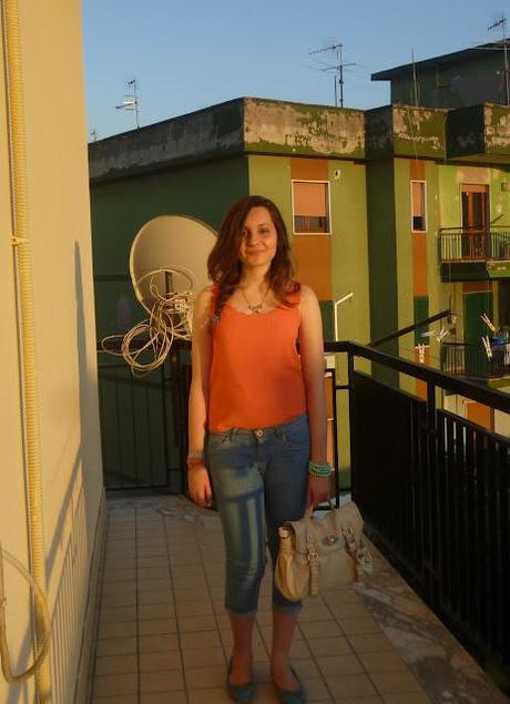 Outfit post:orange shirt