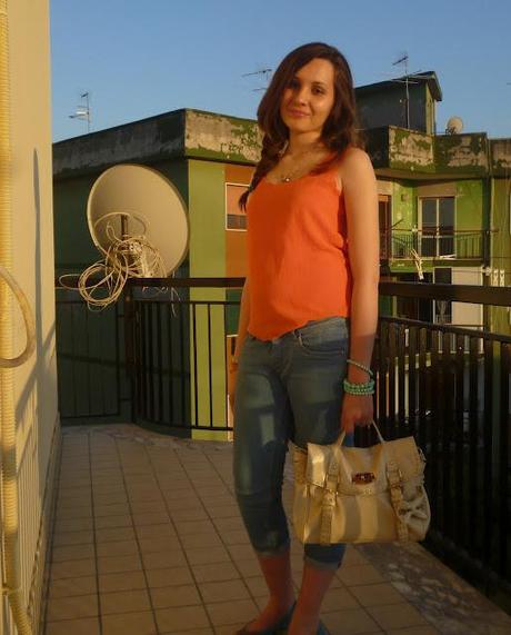 Outfit post:orange shirt