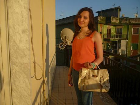 Outfit post:orange shirt