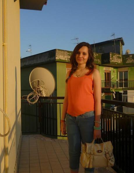 Outfit post:orange shirt