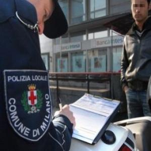 Milano, Corso Como: offre droga a vigili in borghese. Spacciatore Arrestato