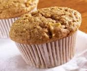 Dolci economici: muffin agli albumi e pinoli