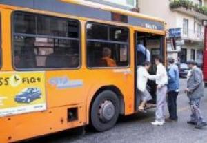 Evade dai domiciliari e fugge con l’autobus, catturato.