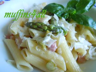 Pasta risottata con punte d'asparagi e pancetta dolce