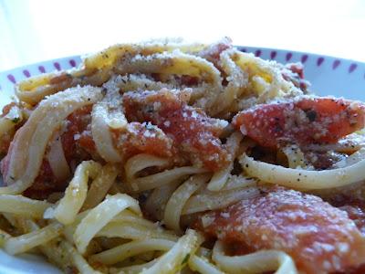 LINGUINE con PESTO TRAPANESE