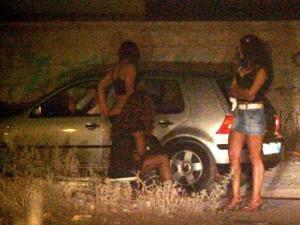 Rossano (Cs): accompagnava le prostitute nei luoghi di lavoro. Arrestata.