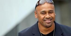 Lomu fa visita all’Australia e dice al mondo che sta bene