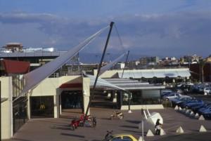 Quartucciu Entra con l’auto alle Vele e semina panico tra i clienti