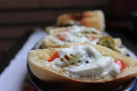 Pita con falafel e salsa laban