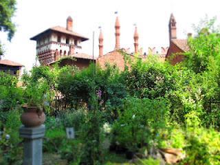 il giardino visitato_ Giardino del Borgo Medievale di Torino il giardino visitato_ Giardino del Borgo Medievale di Torino