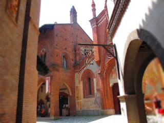 il giardino visitato_ Giardino del Borgo Medievale di Torino il giardino visitato_ Giardino del Borgo Medievale di Torino