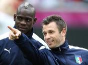Balotelli rischia soffocare prima rigori Inghilterra-Italia (VIDEO)