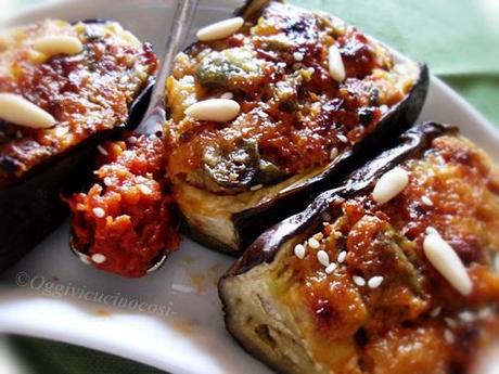 Melanzane ripiene con ricotta e bruschetta di ciliegino