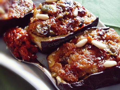 Melanzane ripiene con ricotta e bruschetta di ciliegino