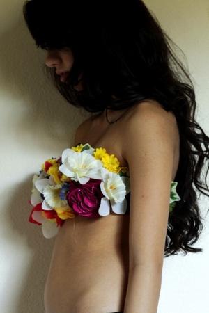 Fauci (minuscoli perizomi di seta nera)