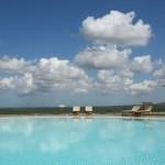 Piscina con bordo a sfioro