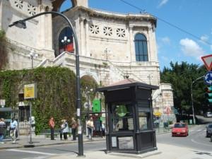 Cagliari Due ragazzi e una ragazza rubano nei negozi del centro Arrestati